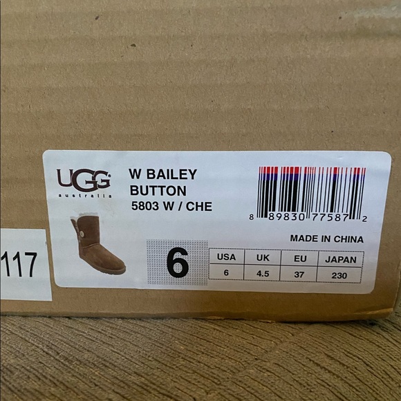 Ugg Bailey Button Size 6 ✨ - Picture 8 of 12